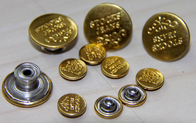 4 de Knopen van de gatenmaatkleding om Metaal met Glanzend Gouden Legeringsmetaal