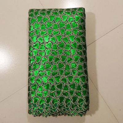 Geborduurde Kantstof voor Groene Huwelijkskleding,