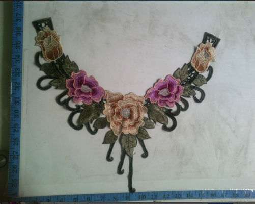 Katoenen van de bloemhals kraag