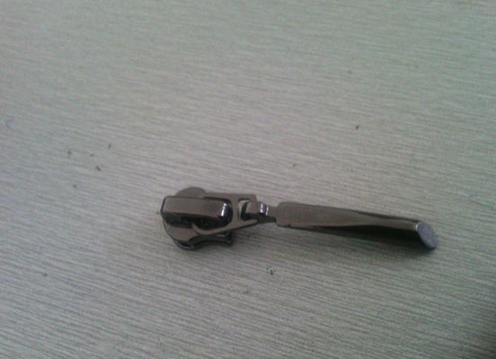 3#/5# Gunmetal-de Ritssluiting van de Platerendouane, de Legeringsritssluiting van de Tentzak trekt