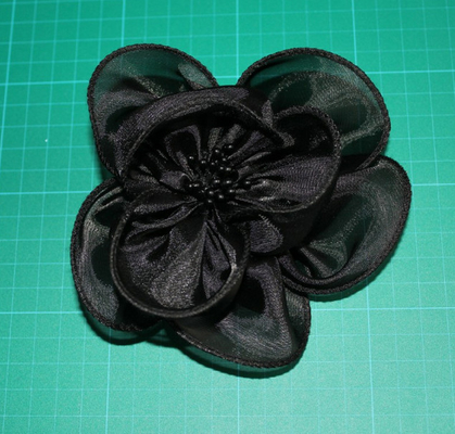 Zwart de kunstbloemcorsage van de kledingstuk Mooi chiffon voor avondjurk
